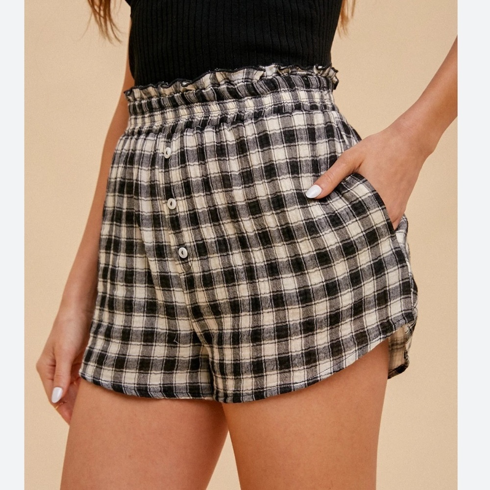 Hem & Thread Women's Black and White Checkered Shorts, NWT